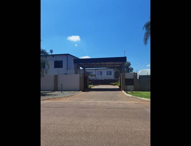 2 BEDROOM TOWNHOUSE FOR SALE IN MOKOPANE CENTRAL